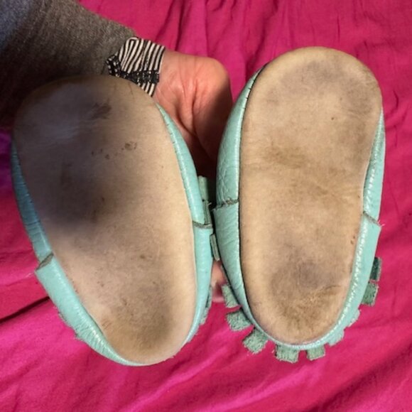 Mini Mocs size 4 robin egg blue - Picture 2 of 2